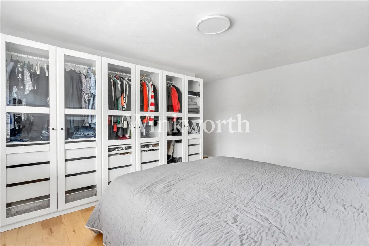 Lucerne Close, London, N13, photo 8
