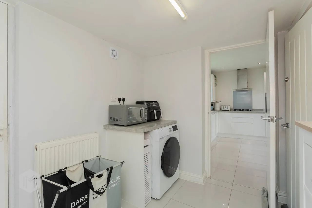 York Avenue, Culcheth, Warrington, WA3 5RL, photo 26