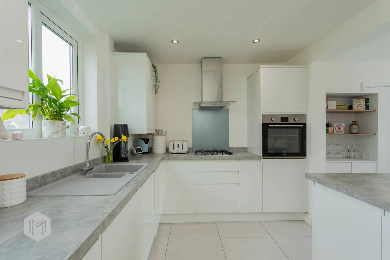 York Avenue, Culcheth, Warrington, WA3 5RL, photo 3