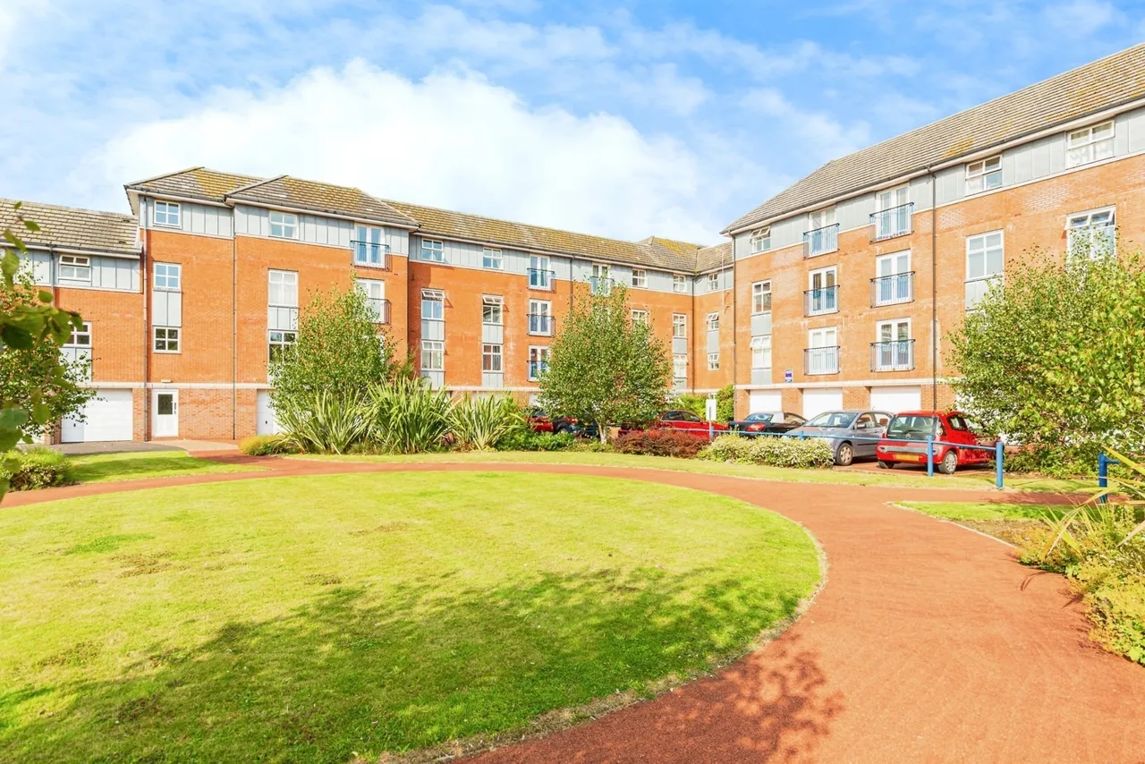 Newton Drive, Blackpool, FY3, photo 2