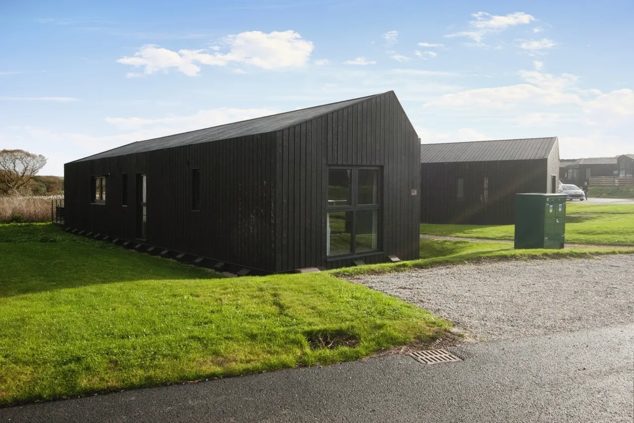 The Meadows, Retallack, TR9, photo 15