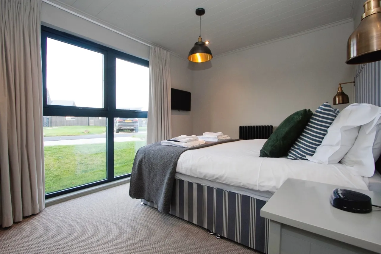 The Meadows, Retallack, TR9, photo 7
