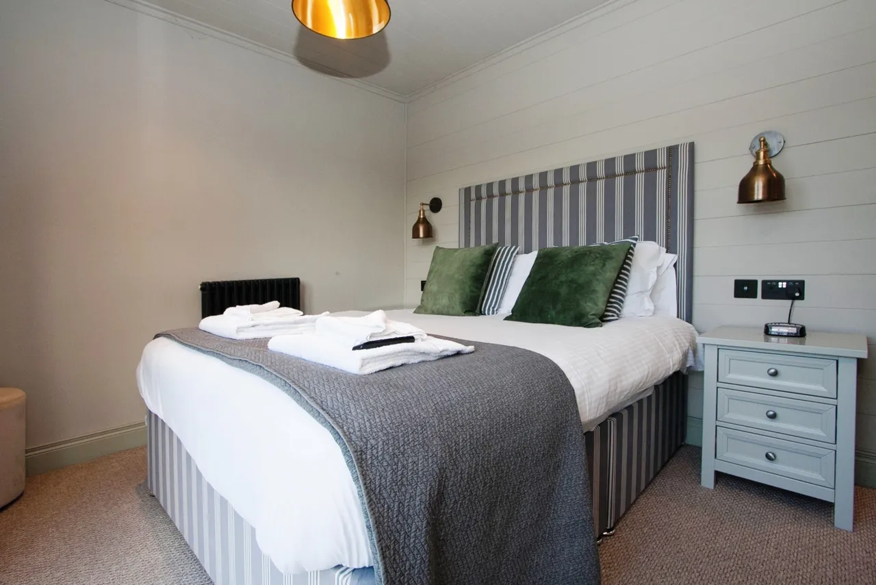 The Meadows, Retallack, TR9, photo 11