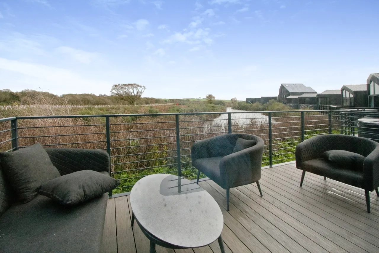 The Meadows, Retallack, TR9, photo 14