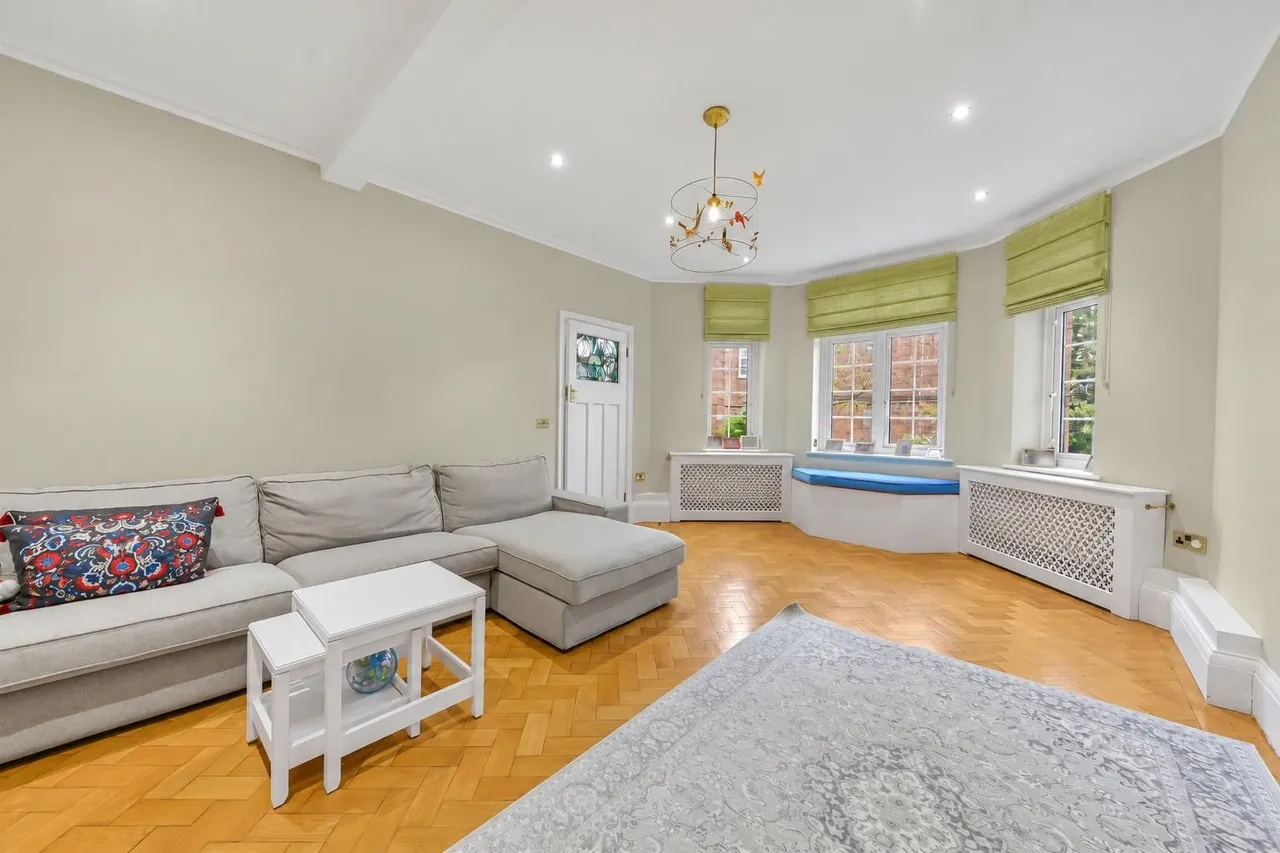 Muswell Hill Road, London, N6, photo 2