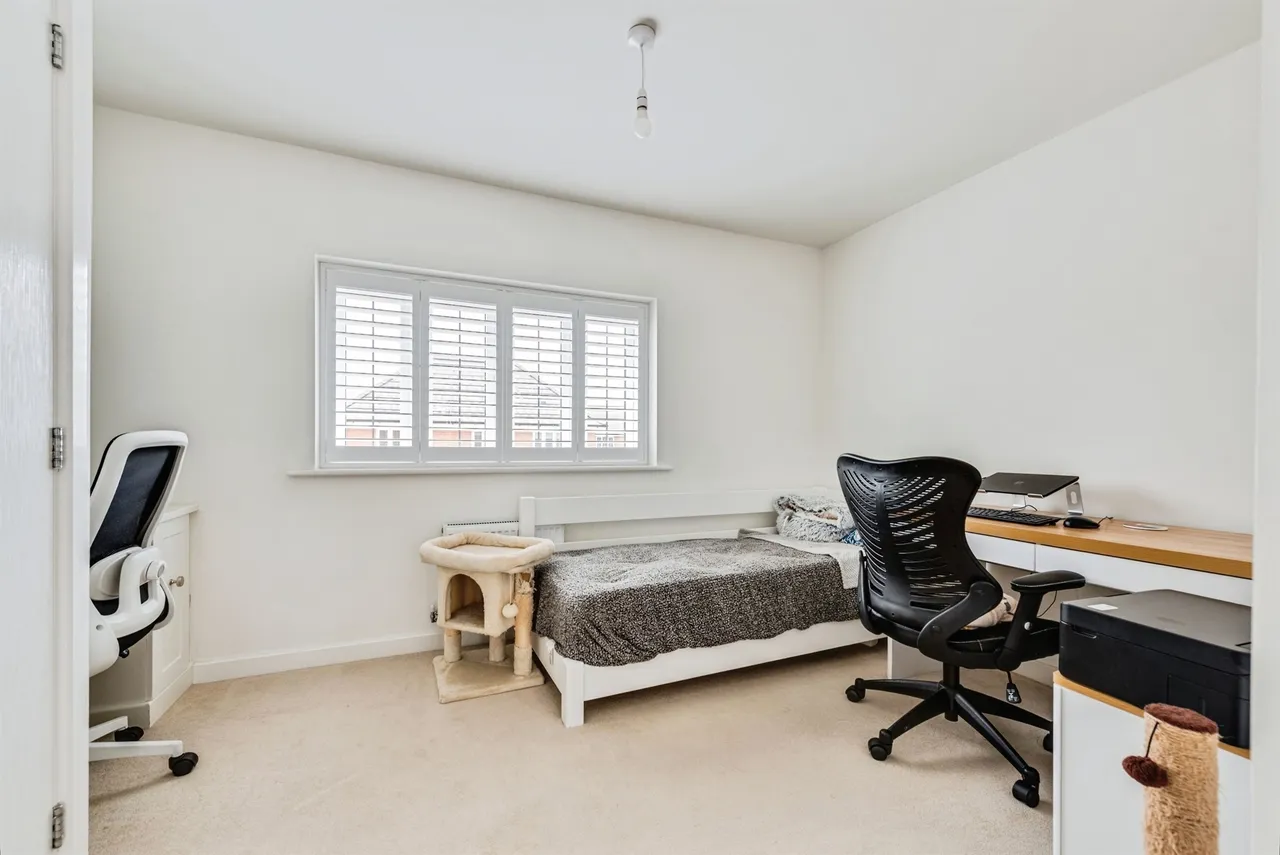 Price Close, Brize Norton, OX18, photo 7