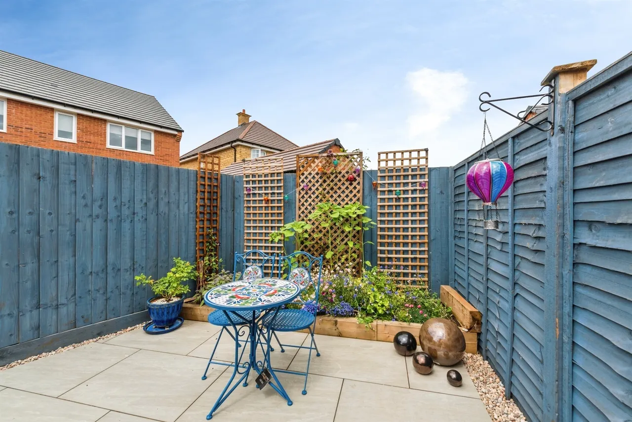 Price Close, Brize Norton, OX18, photo 11