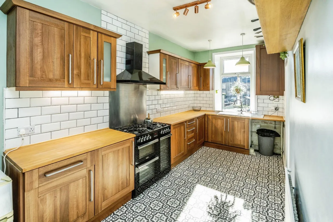 Langdale Street, Elland, HX5, photo 14