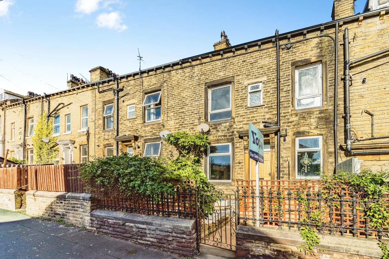 4 bed house for sale, Langdale Street, Elland, HX5