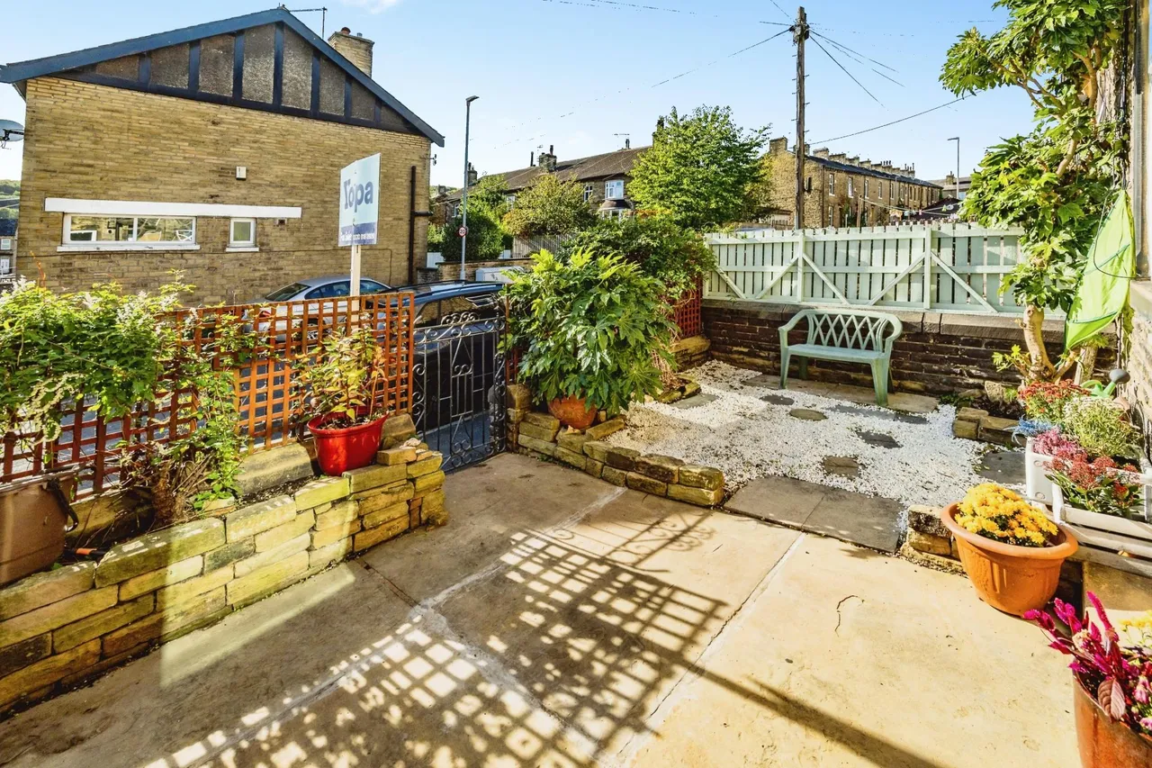 Langdale Street, Elland, HX5, photo 4