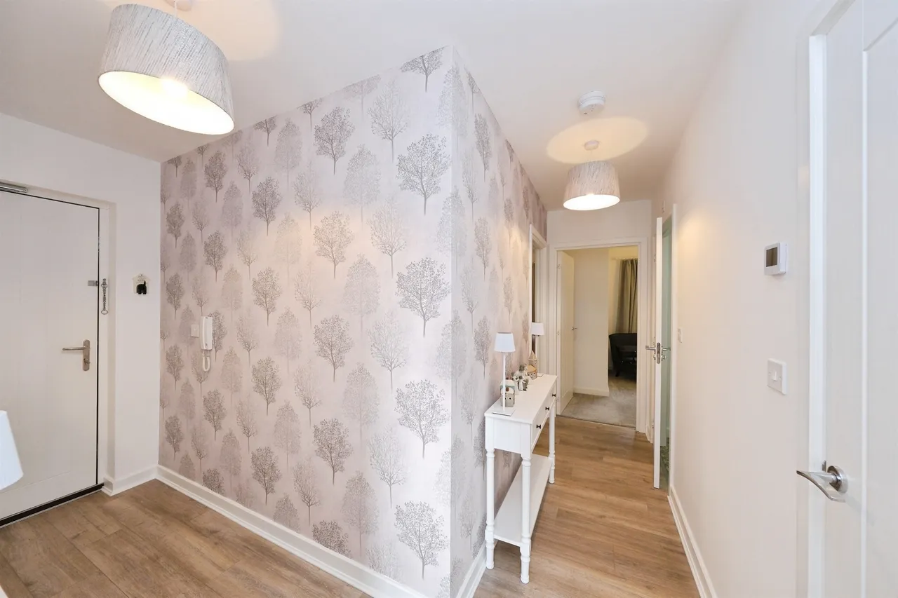 Laver Drive, Chesterfield, S41, photo 6