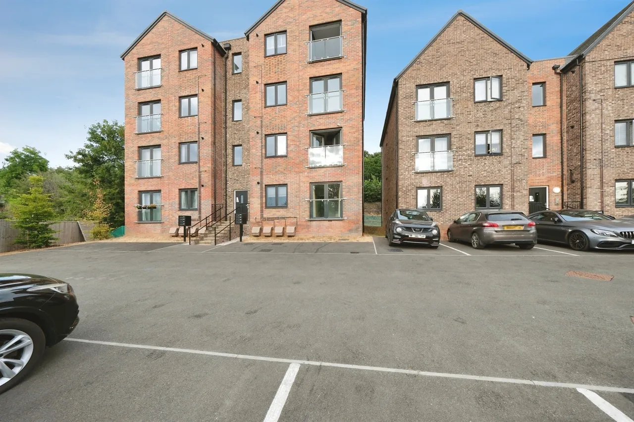Laver Drive, Chesterfield, S41, photo 5