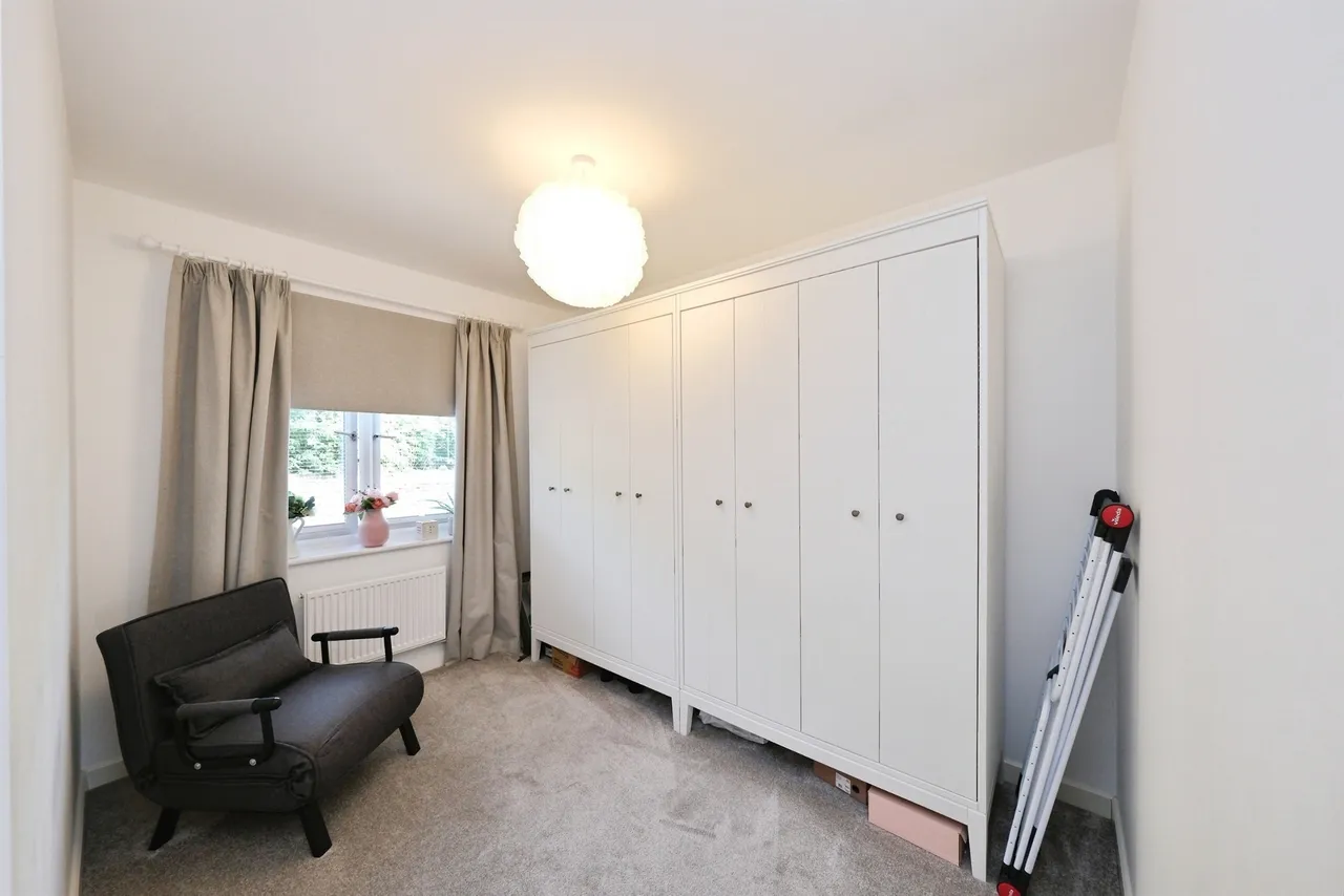 Laver Drive, Chesterfield, S41, photo 11