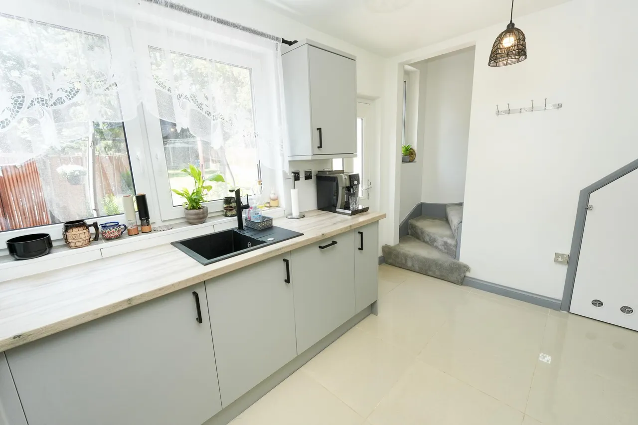 Greenwood Avenue, Rowley Regis, B65, photo 8