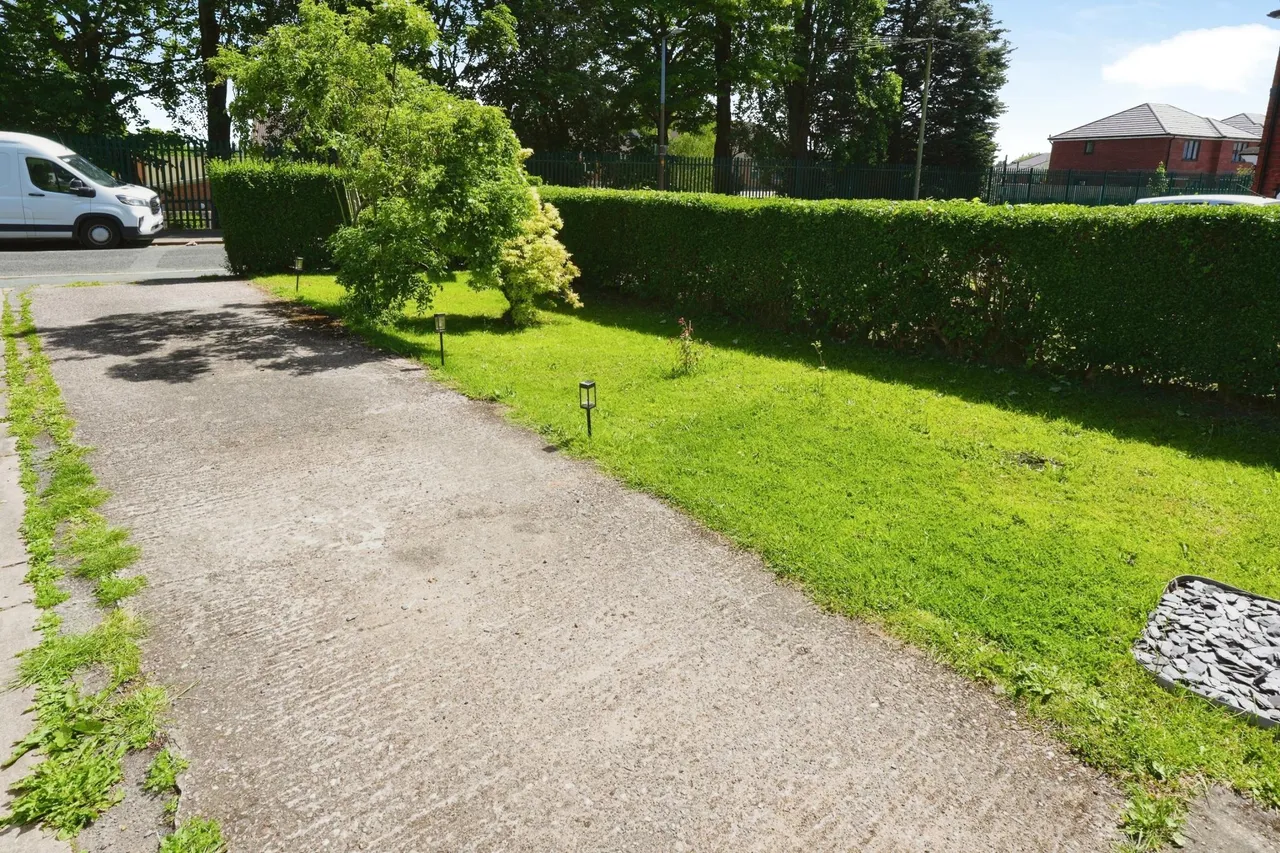 Greenwood Avenue, Rowley Regis, B65, photo 20