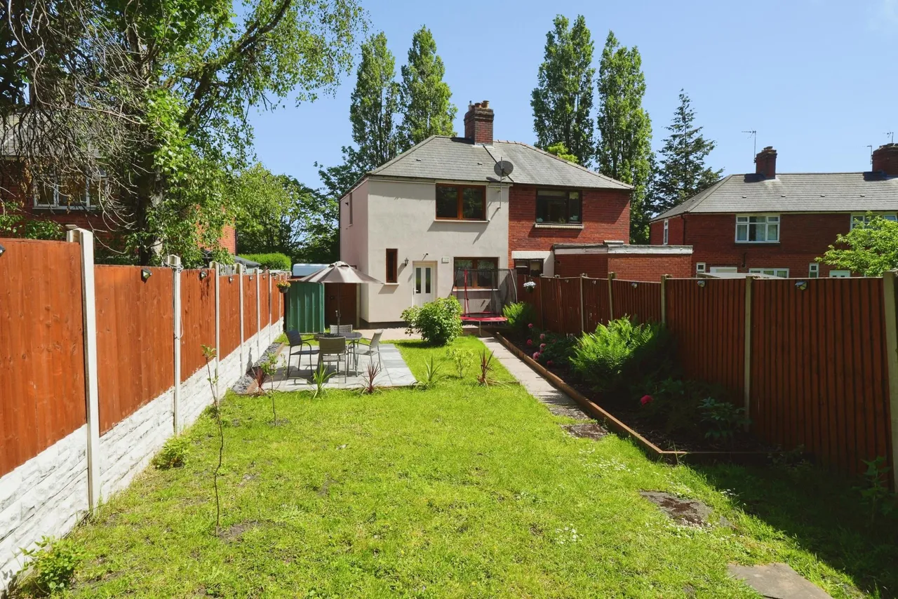 Greenwood Avenue, Rowley Regis, B65, photo 18