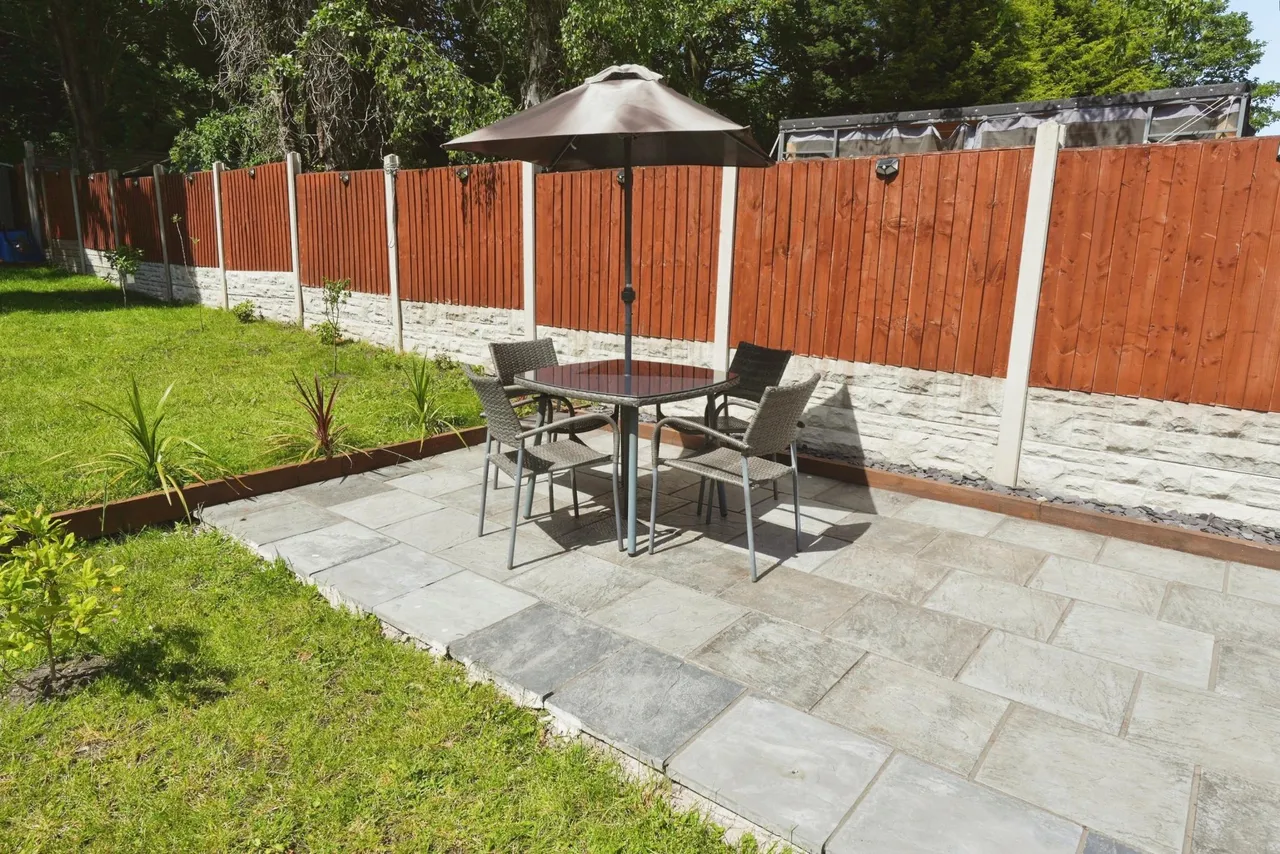Greenwood Avenue, Rowley Regis, B65, photo 17