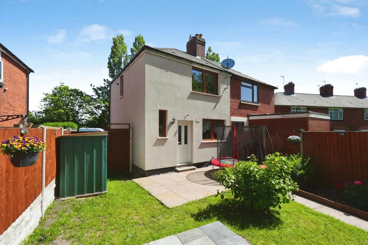 Greenwood Avenue, Rowley Regis, B65, photo 19