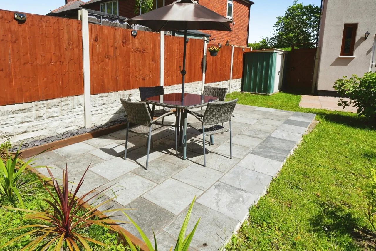Greenwood Avenue, Rowley Regis, B65, photo 16