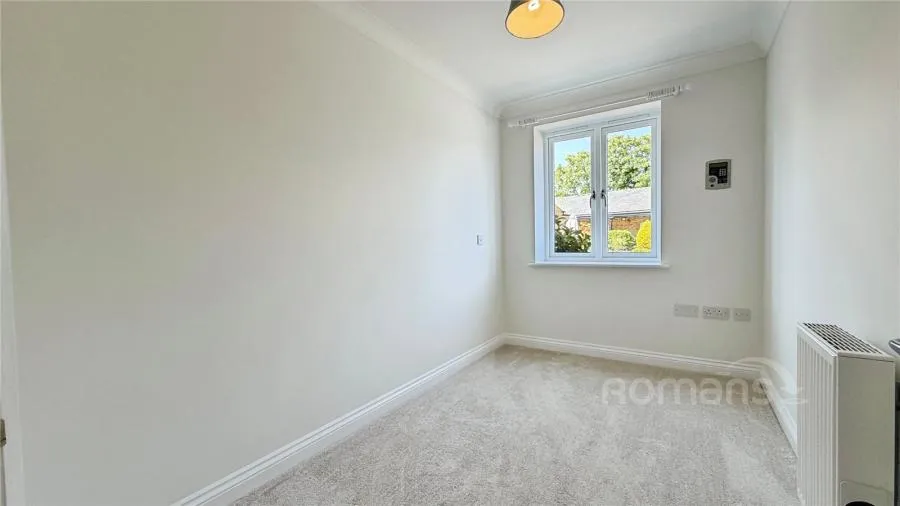 Alexandra Road, Aldershot, GU11, photo 11