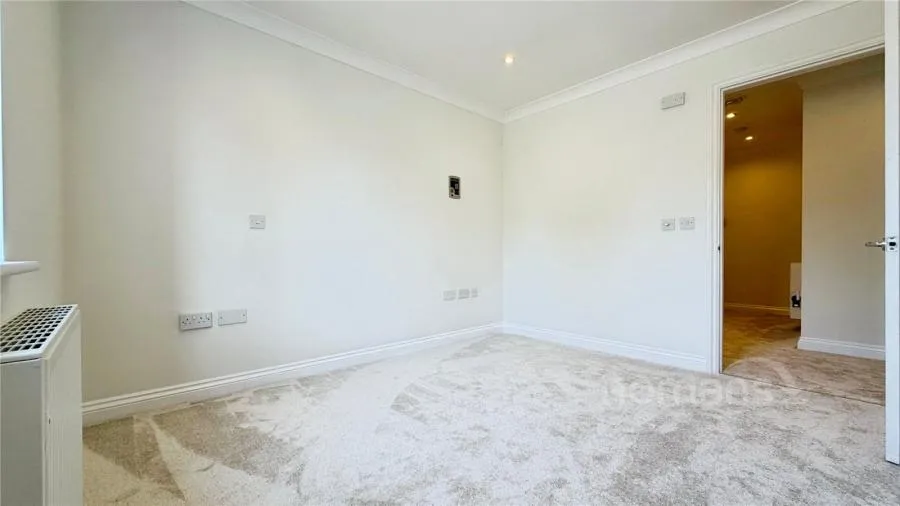 Alexandra Road, Aldershot, GU11, photo 9