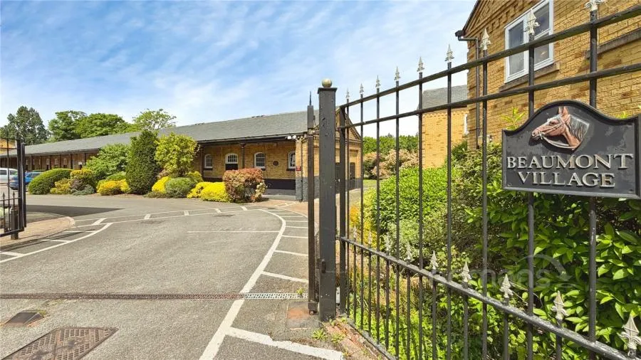 Alexandra Road, Aldershot, GU11, photo 14