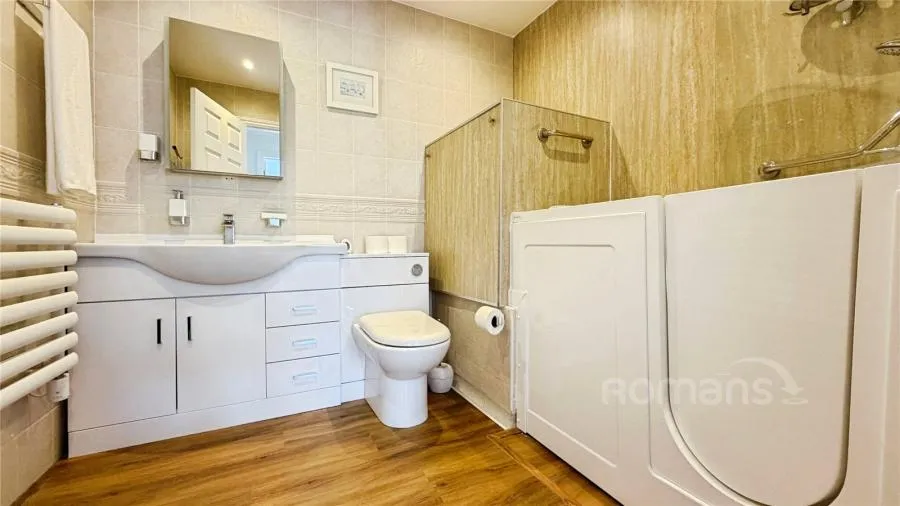 Alexandra Road, Aldershot, GU11, photo 7