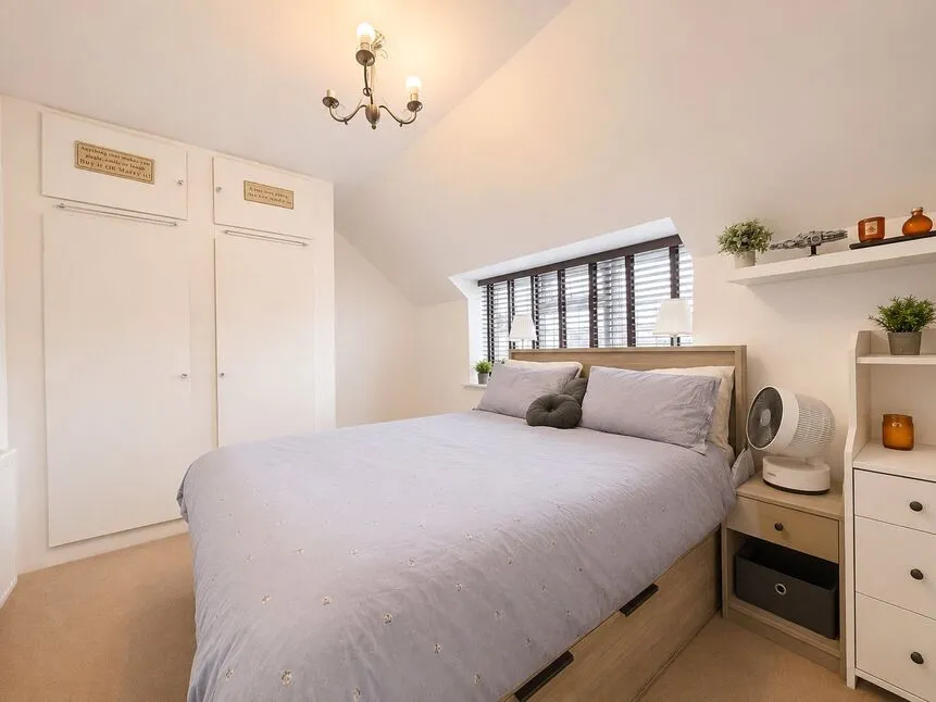 Eltham Palace Road, London, SE9, photo 4