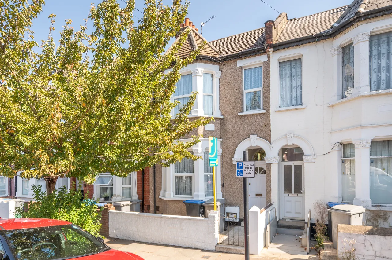 4 bed house for sale, London, NW10