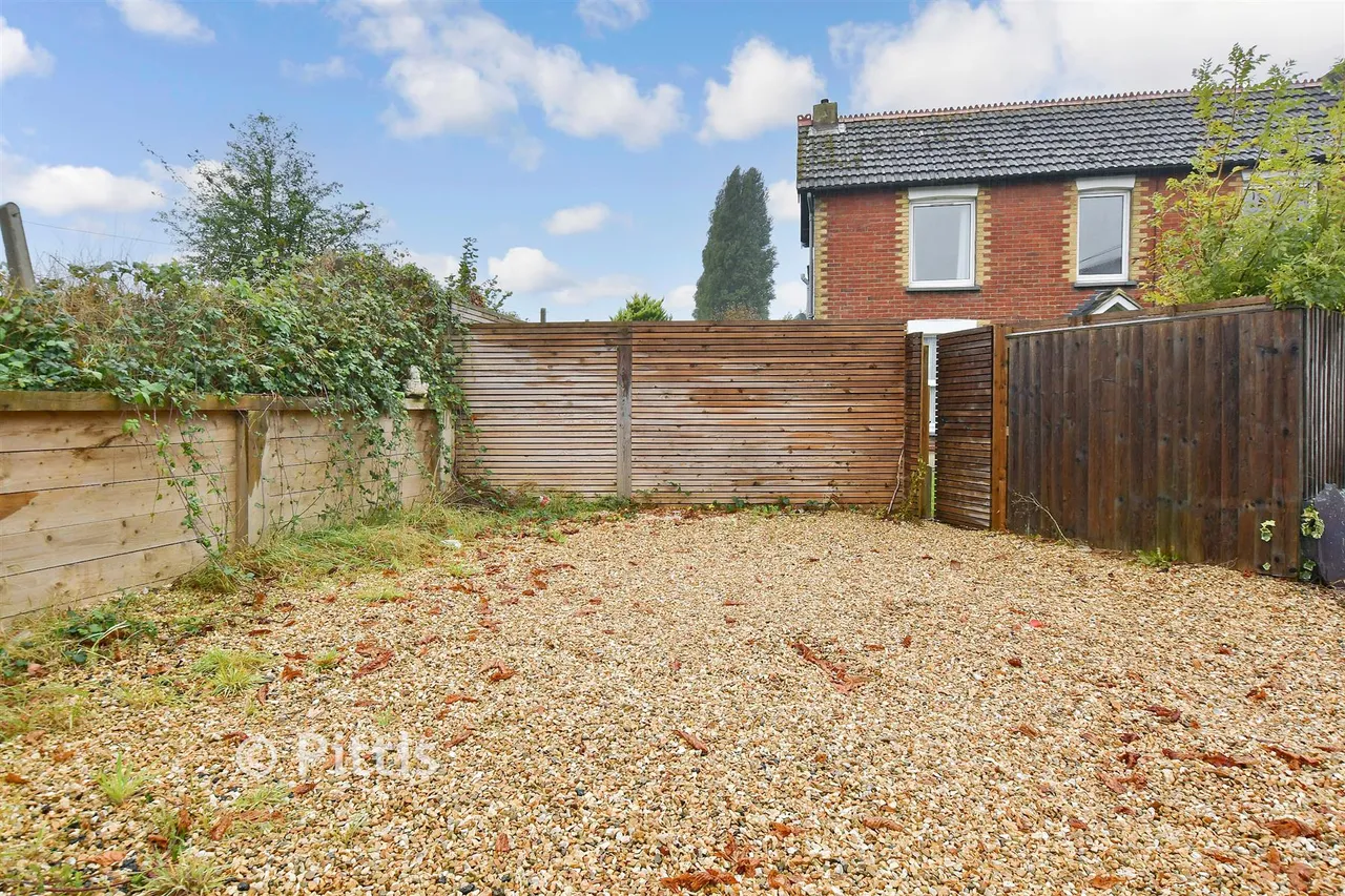 School Green Road, Freshwater, PO40, photo 10