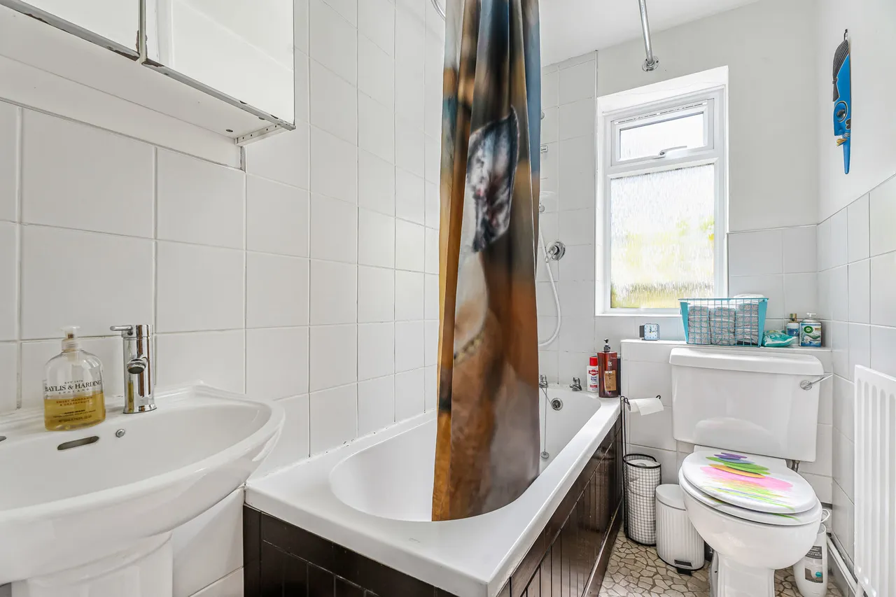 Cedar Court, Egham, TW20, photo 4