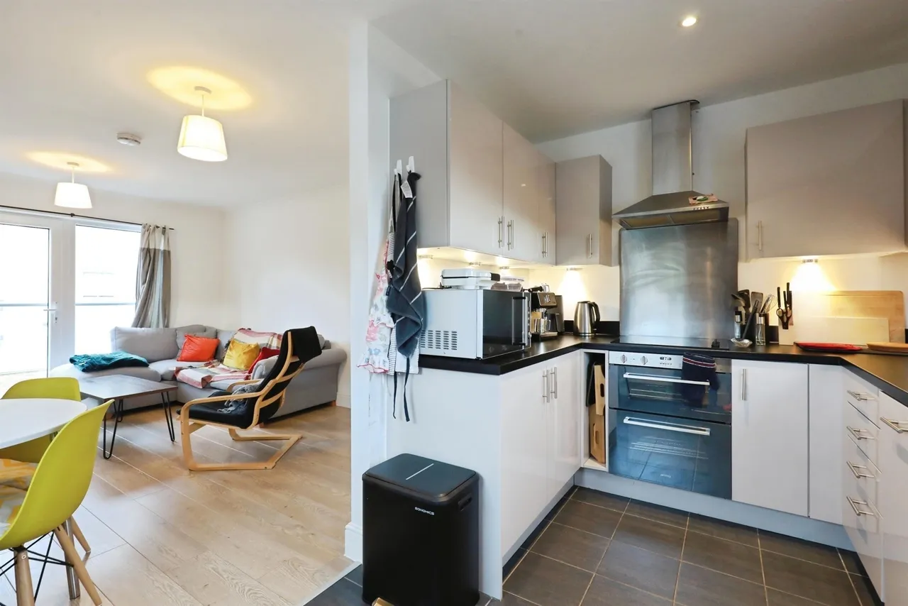 Tatler Close, Warwick, photo 2