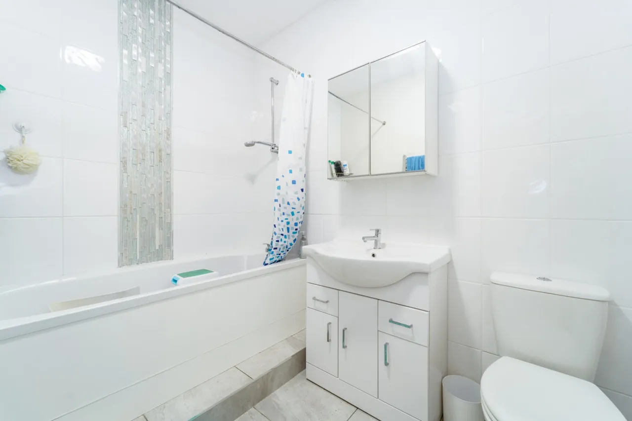 Chalmers Road, Ashford, photo 21