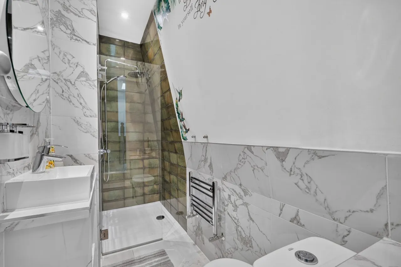 Trentham Street, London, SW18, photo 7