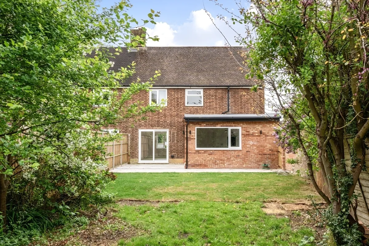 Douglas Road, Esher KT10, photo 8