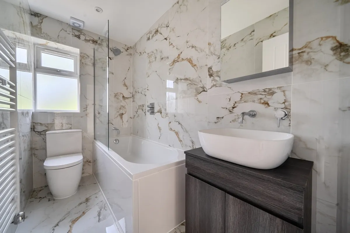 Douglas Road, Esher KT10, photo 11