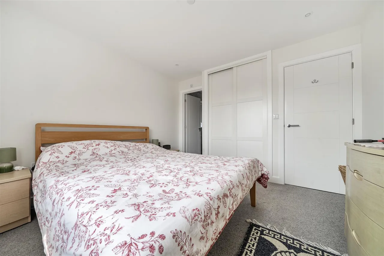 Brook Lane, Sarisbury Green, Southampton, photo 13