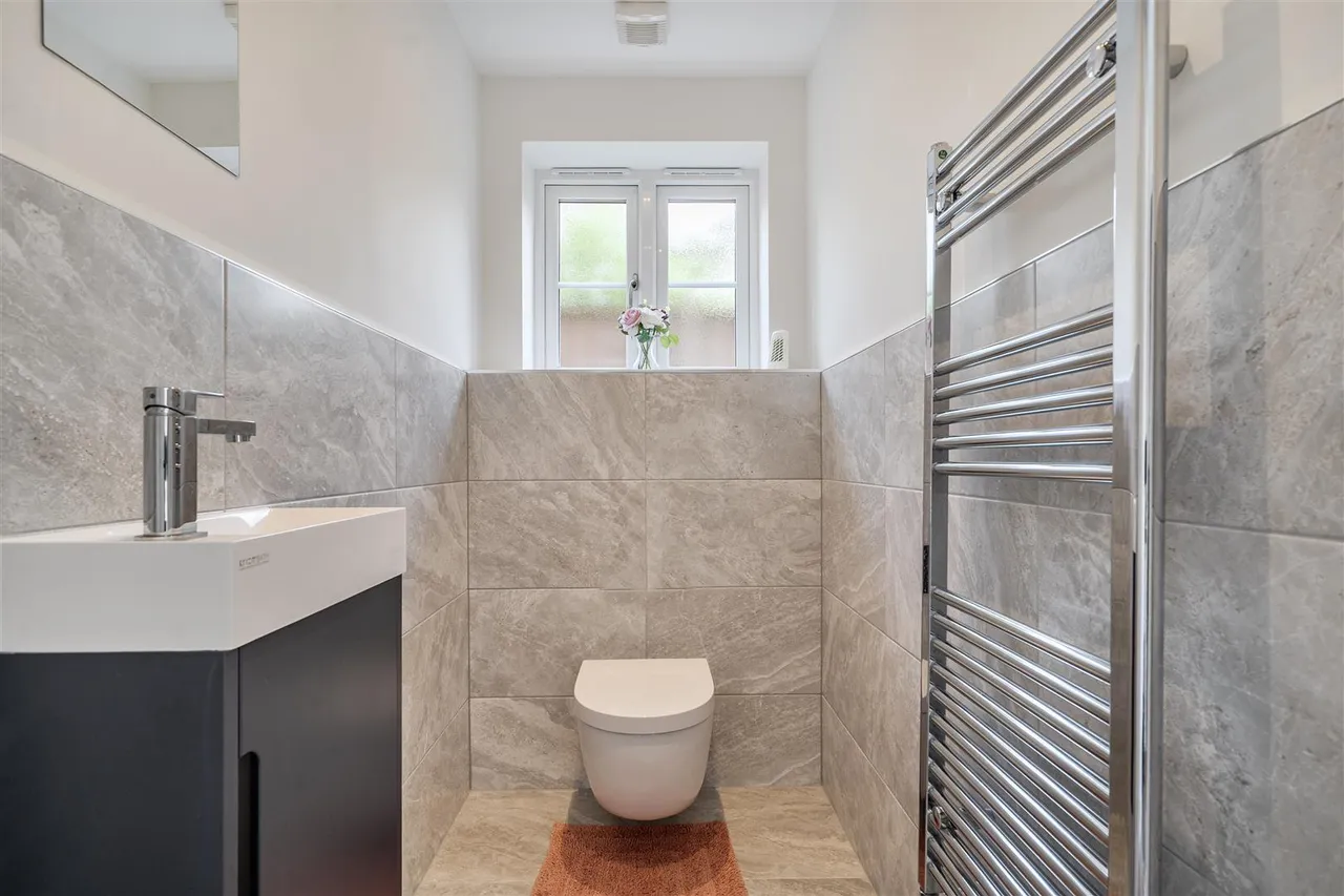 Brook Lane, Sarisbury Green, Southampton, photo 10