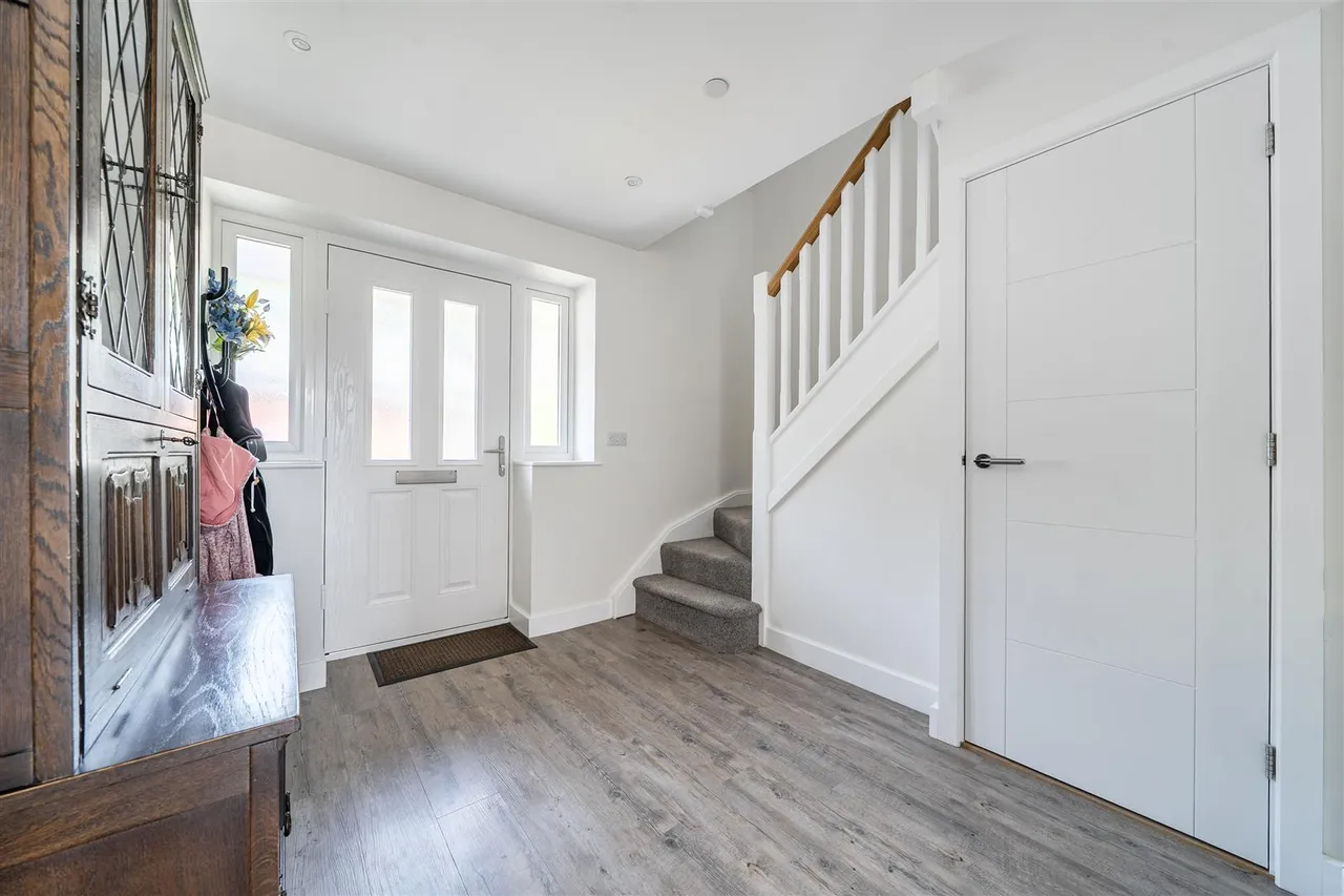 Brook Lane, Sarisbury Green, Southampton, photo 9