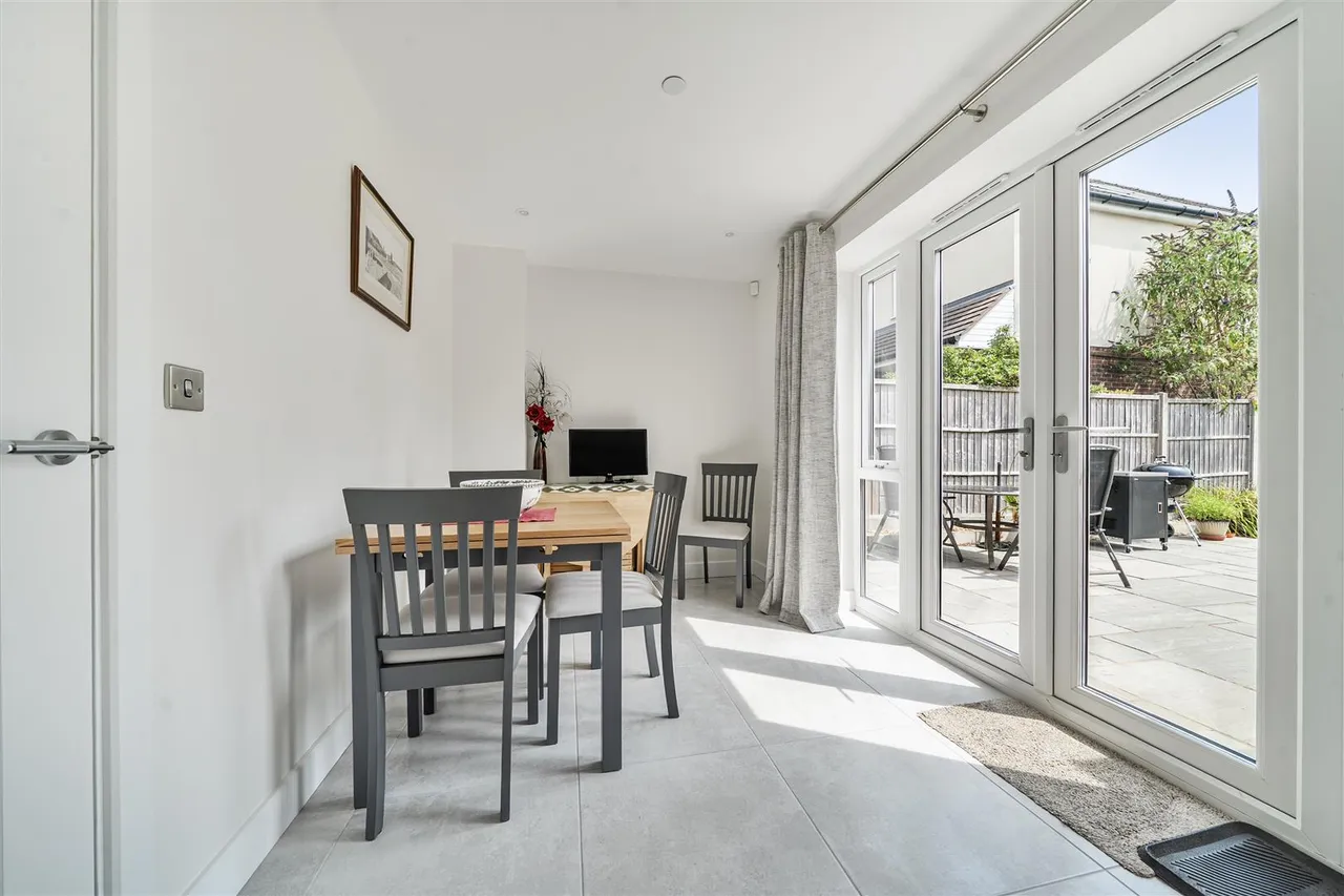 Brook Lane, Sarisbury Green, Southampton, photo 4