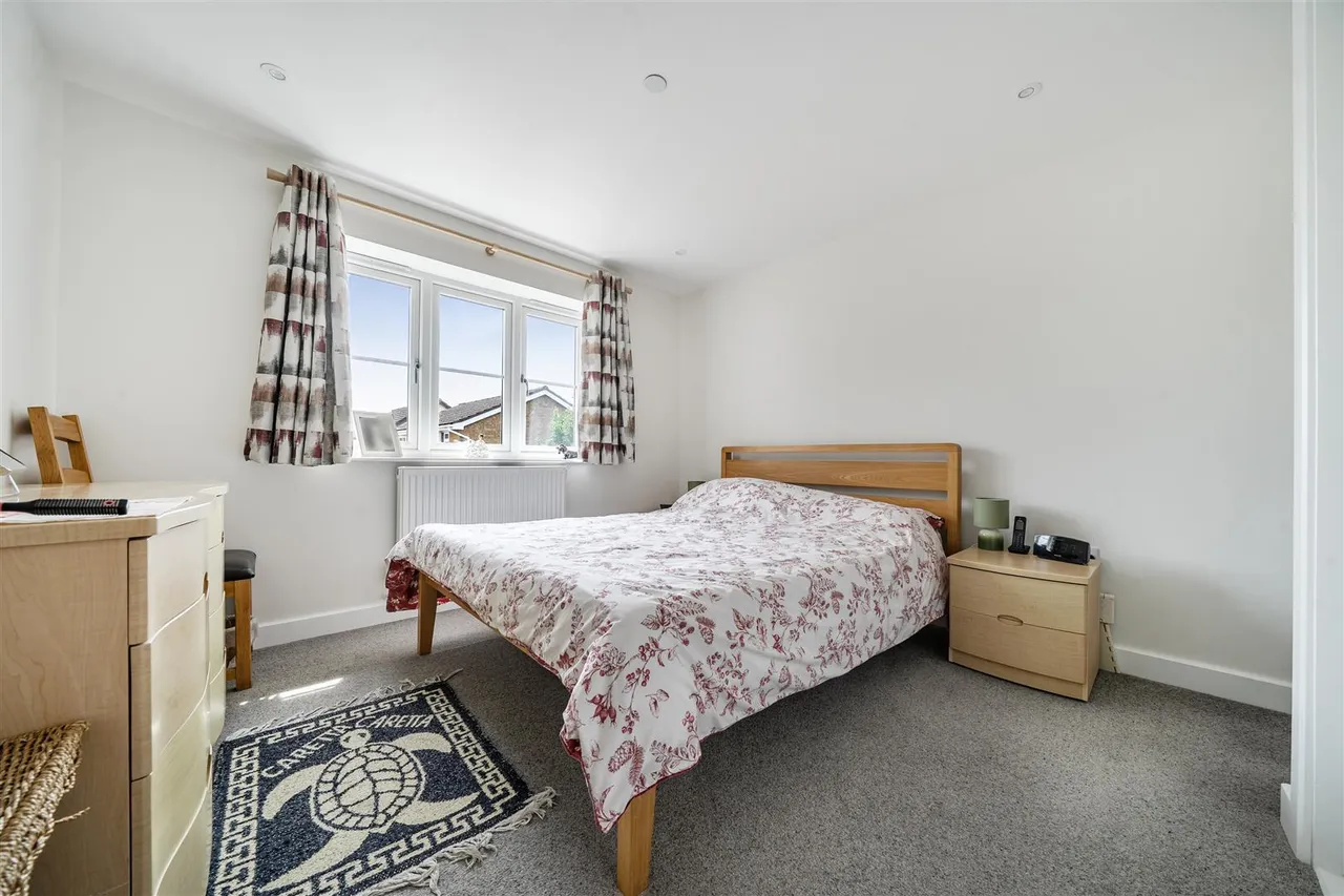 Brook Lane, Sarisbury Green, Southampton, photo 12