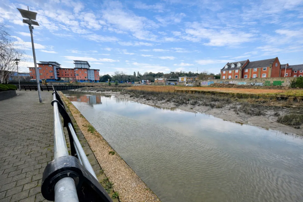 Ship Wharf, Essex, Colchester, CO2 8YS, photo 11