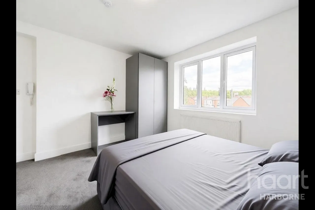 Causeway Green Road, B68, photo 3