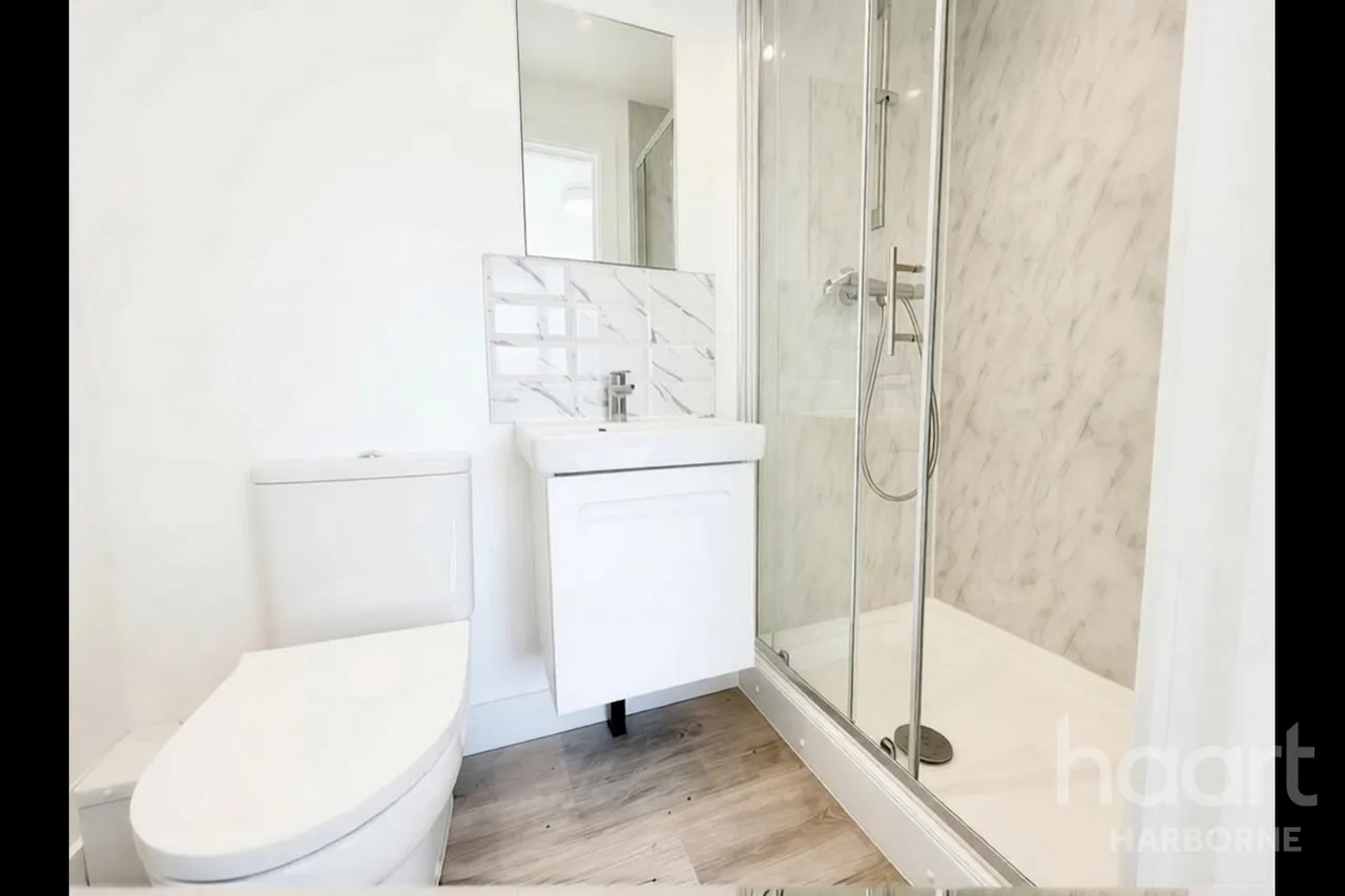 Causeway Green Road, B68, photo 4