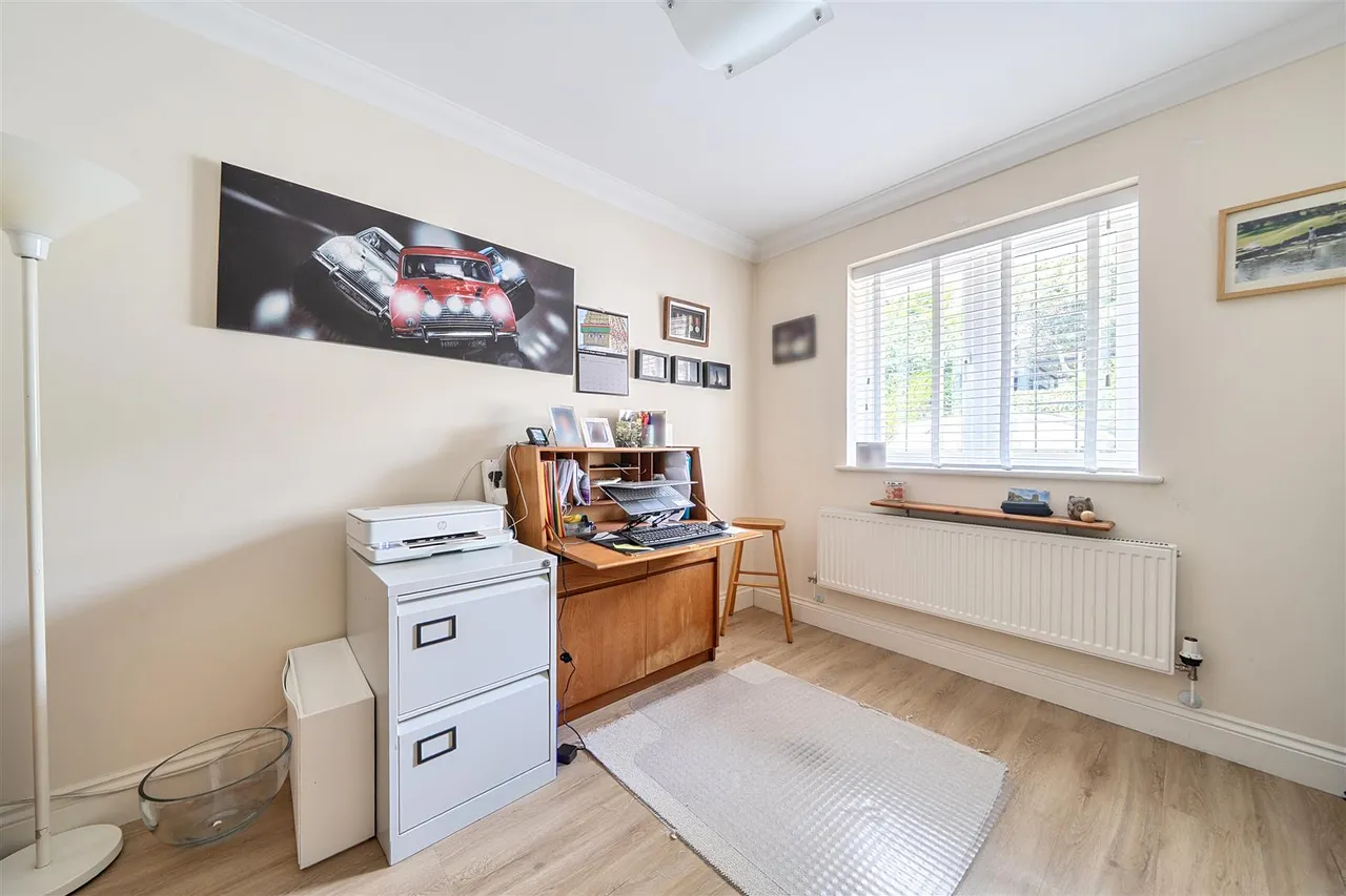 Holly Hill Lane, Sarisbury Green, Southampton, photo 17