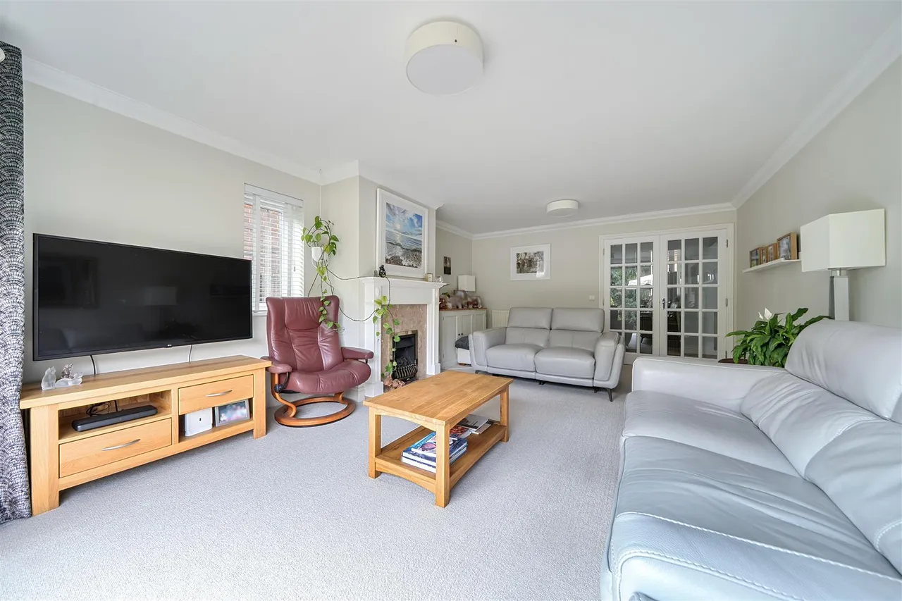 Holly Hill Lane, Sarisbury Green, Southampton, photo 4