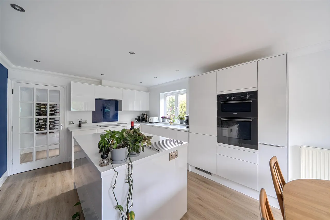 Holly Hill Lane, Sarisbury Green, Southampton, photo 6