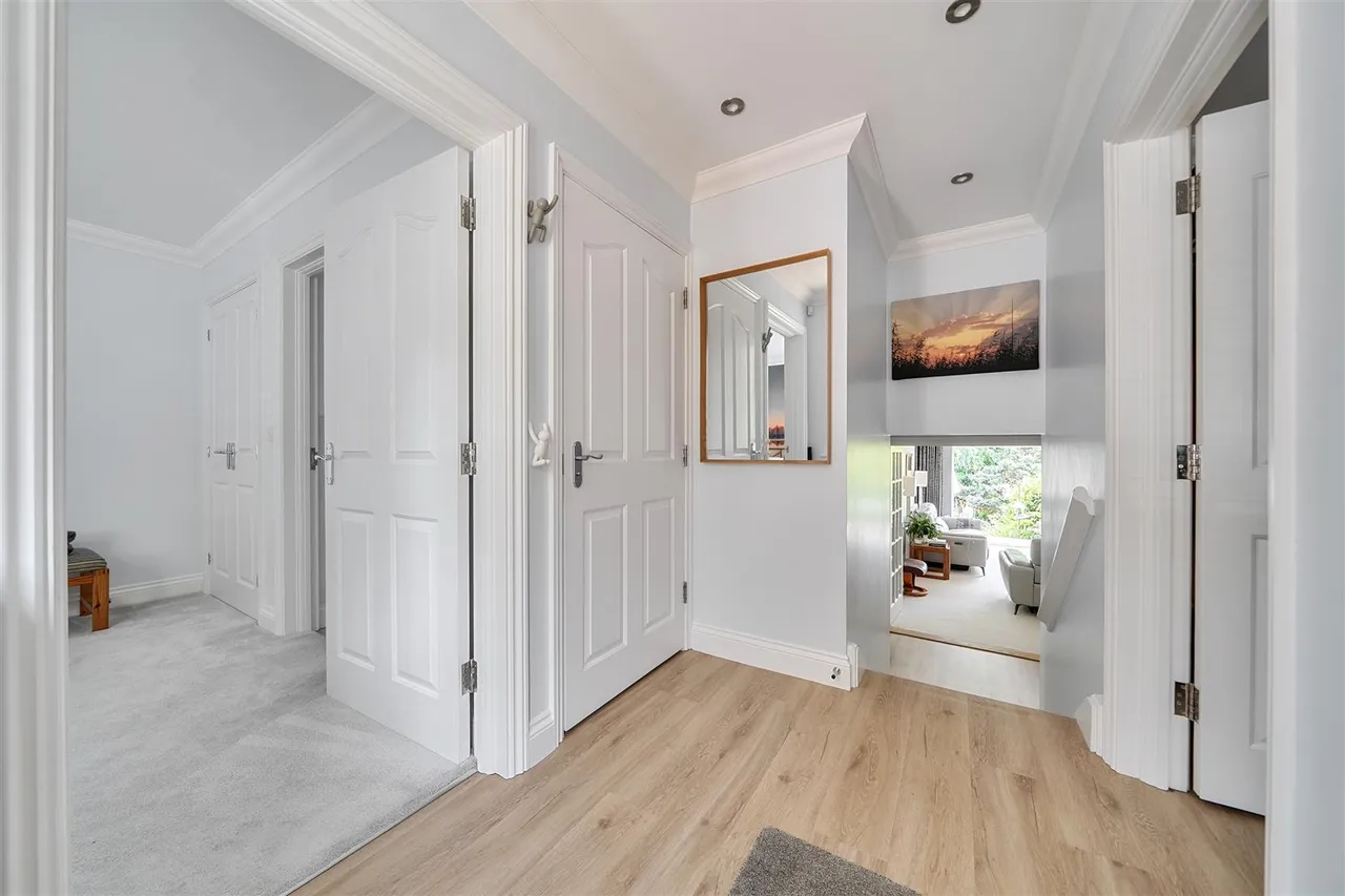Holly Hill Lane, Sarisbury Green, Southampton, photo 14