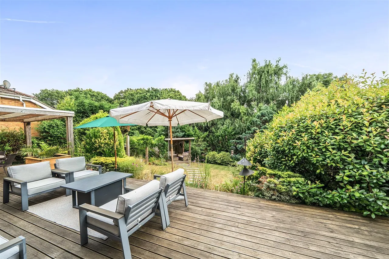 Holly Hill Lane, Sarisbury Green, Southampton, photo 18