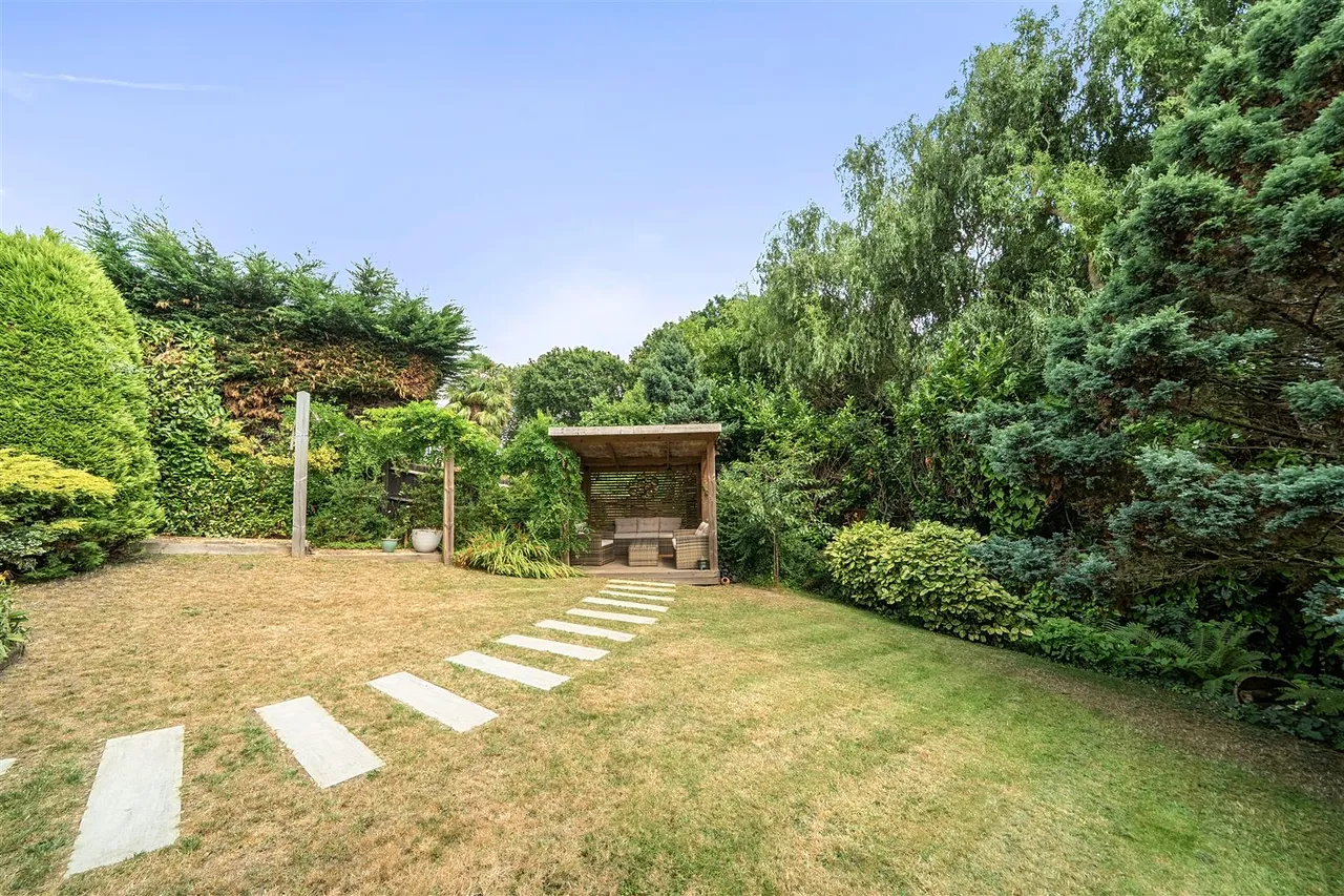 Holly Hill Lane, Sarisbury Green, Southampton, photo 19